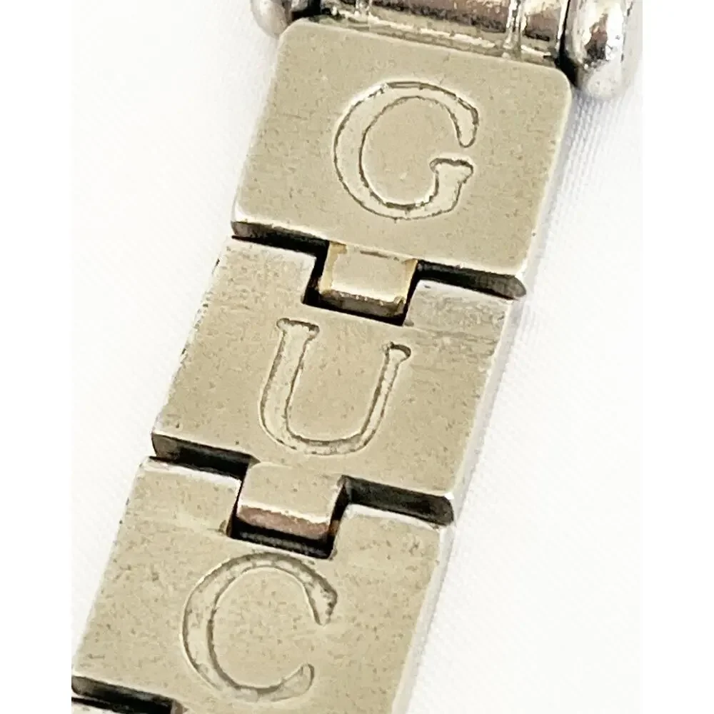 GUCCI Logo Keychain Charm In Silver Metal Rectangular Key Ring Vintage Unisex